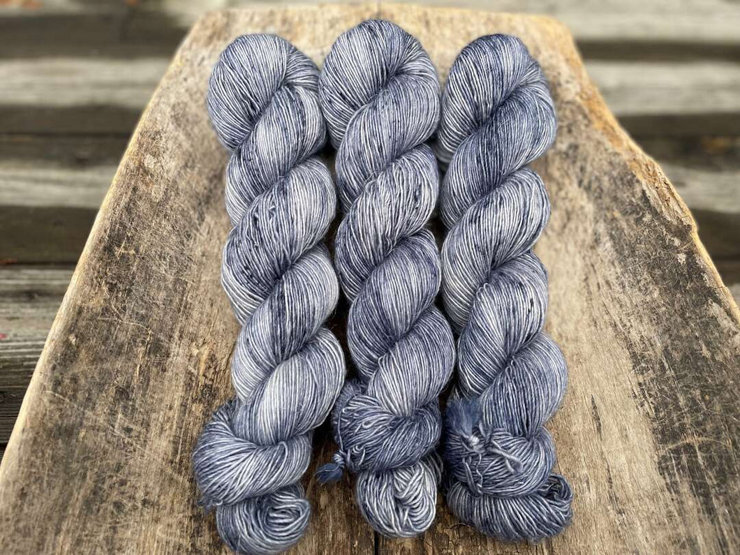 Merlin - Blue magnolia