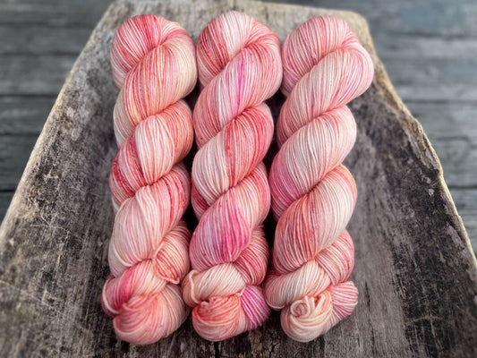 Merino sock - Champagne and strawberries