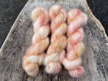 Load image into Gallery viewer, Luxury silk mohair - Peach cocktail
