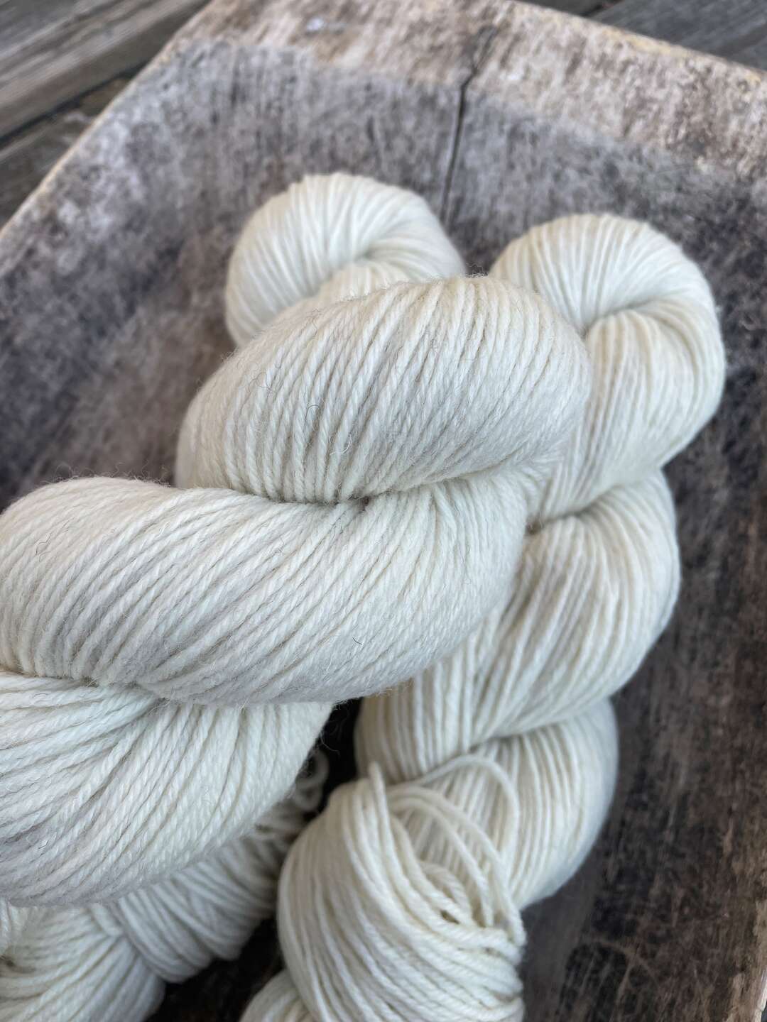 Yarn for dyeing - Untreated highland wool dk 225 meters